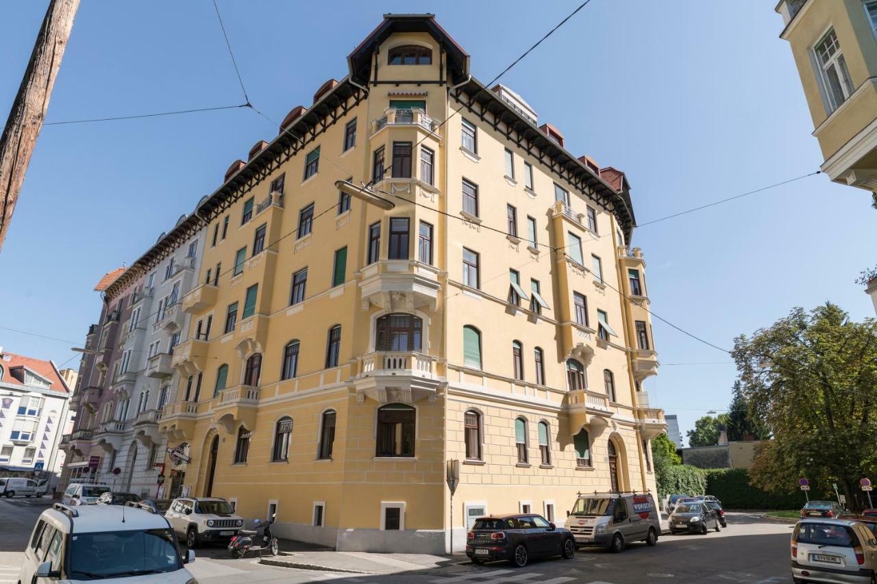 City Apartment *